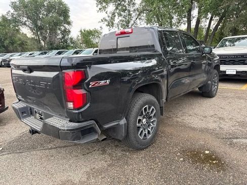 Used 2023 Chevrolet Colorado Z71 w/ Z71 Convenience Package 2 AWD/4WD image 4