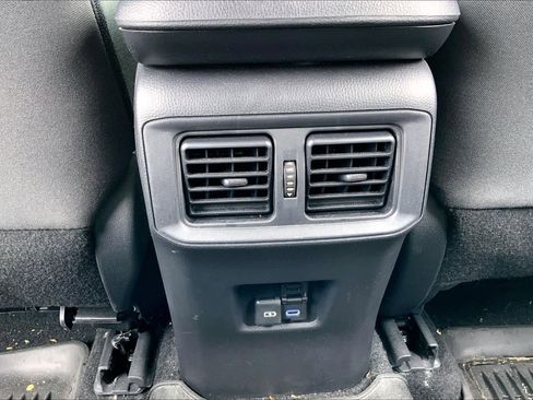 Used 2022 Toyota RAV4 XLE image 35