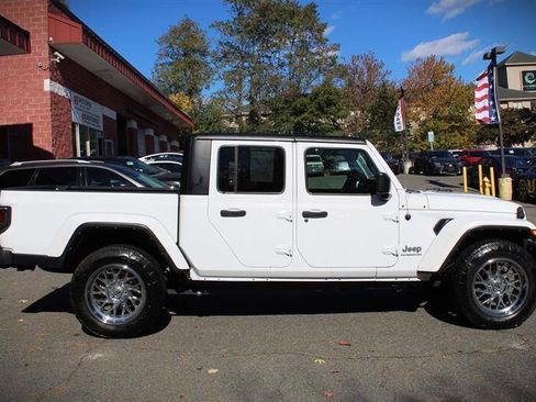 Used 2022 Jeep Gladiator Overland w/ Popular Equipment Package image 6