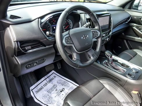 Used 2023 Chevrolet Traverse RS image 14