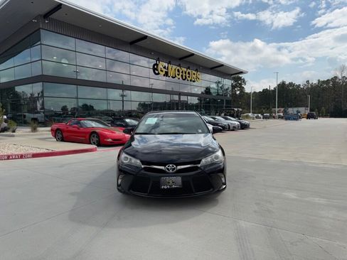 Used 2017 Toyota Camry LE image 9