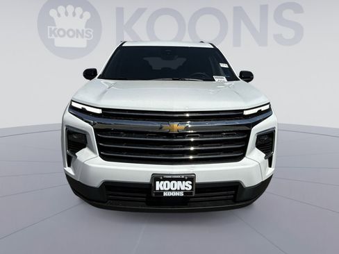 New 2026 Chevrolet Traverse LT w/ Driver Confidence Package FWD image 11