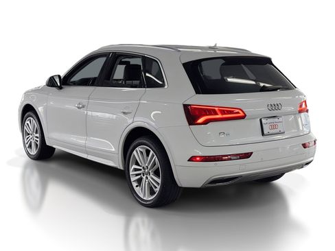 Used 2018 Audi Q5 Prestige w/ Prestige Package image 3