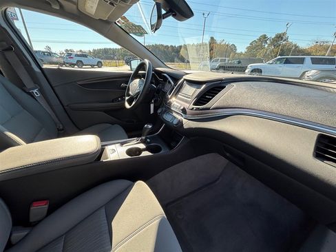 Used 2015 Chevrolet Impala LS w/ LS Convenience Package image 24