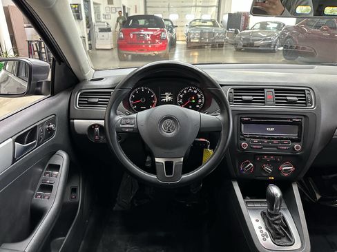 Used 2013 Volkswagen Jetta SE image 19