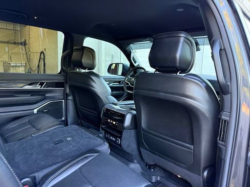 Used 2022 Jeep Wagoneer Series II AWD/4WD image 41