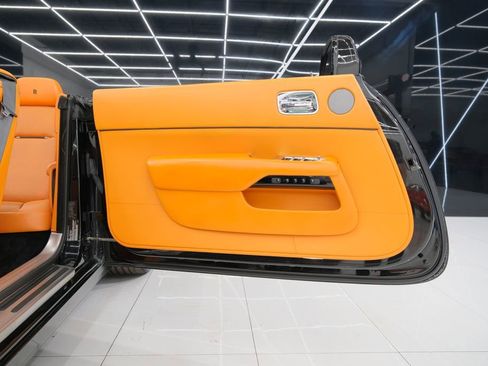 Used 2018 Rolls-Royce Dawn image 21
