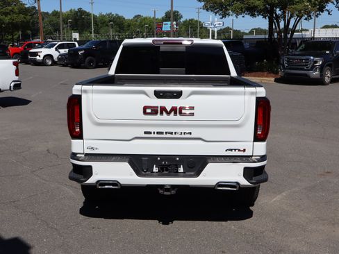 Used 2024 GMC Sierra 1500 AT4 w/ AT4 Premium Package AWD/4WD image 9