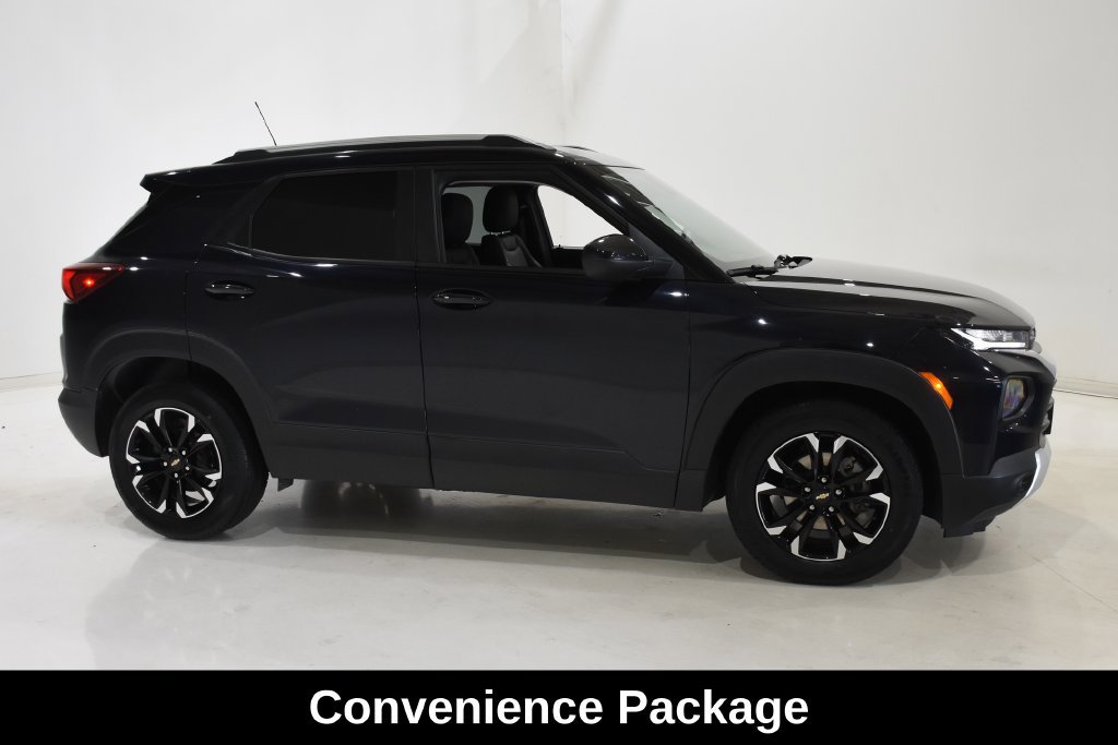 Used 2021 Chevrolet TrailBlazer LT w/ Premium Seating Package FWD image 3