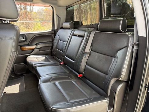 Used 2018 Chevrolet Silverado 1500 High Country image 18