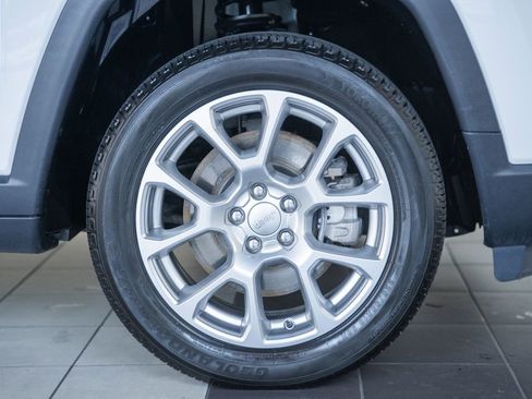 Used 2023 Jeep Compass Latitude image 22