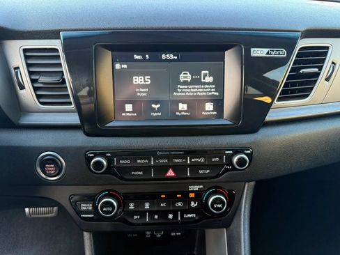 Used 2019 Kia Niro LX FWD image 19