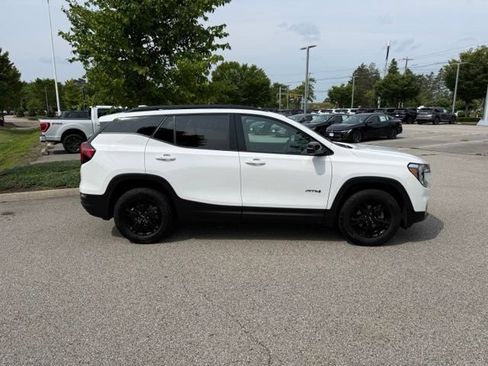 Used 2023 GMC Terrain AT4 AWD/4WD image 5