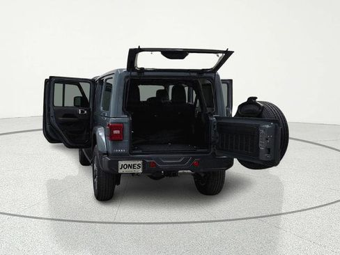 New 2026 Jeep Wrangler Unlimited Sahara AWD/4WD image 8
