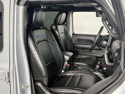 Used 2024 Jeep Wrangler Unlimited Rubicon 4xe AWD/4WD image 33