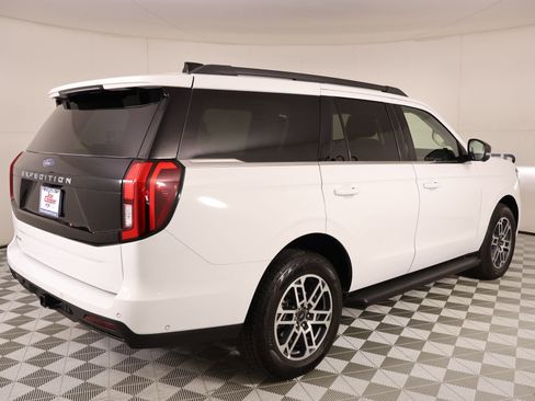 Used 2025 Ford Expedition Active AWD/4WD image 22