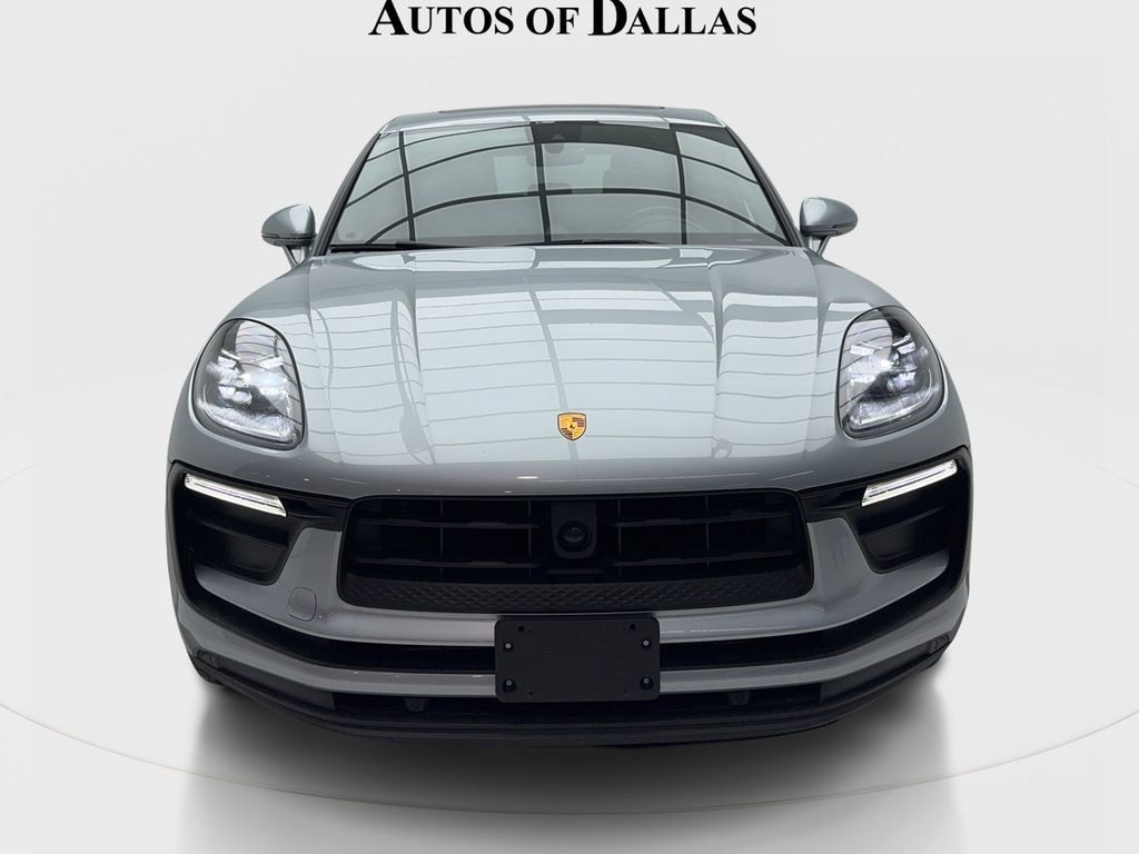 Used 2024 Porsche Macan AWD/4WD image 4