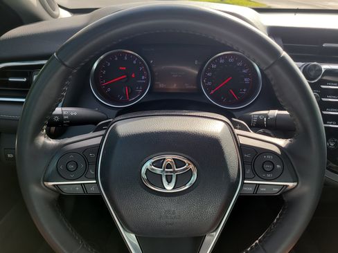 Used 2018 Toyota Camry XSE FWD image 29