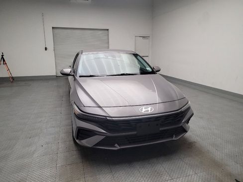 Used 2024 Hyundai Elantra Blue FWD image 14