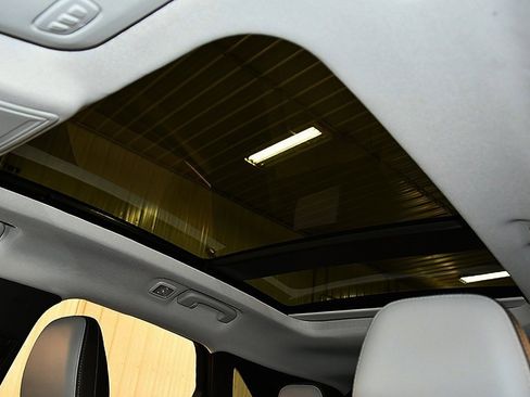 New 2025 Ford Escape SE w/ PHEV Premium Package image 27