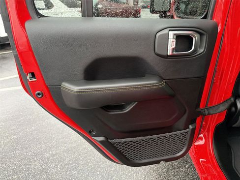 Used 2025 Jeep Wrangler Sahara w/ Safety Group image 22