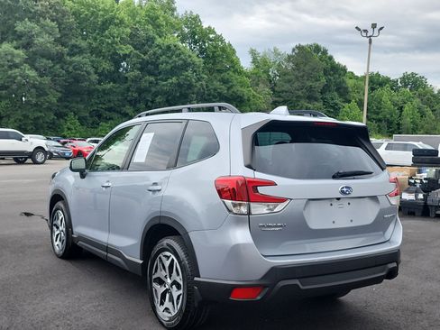 Used 2023 Subaru Forester Premium AWD/4WD image 3