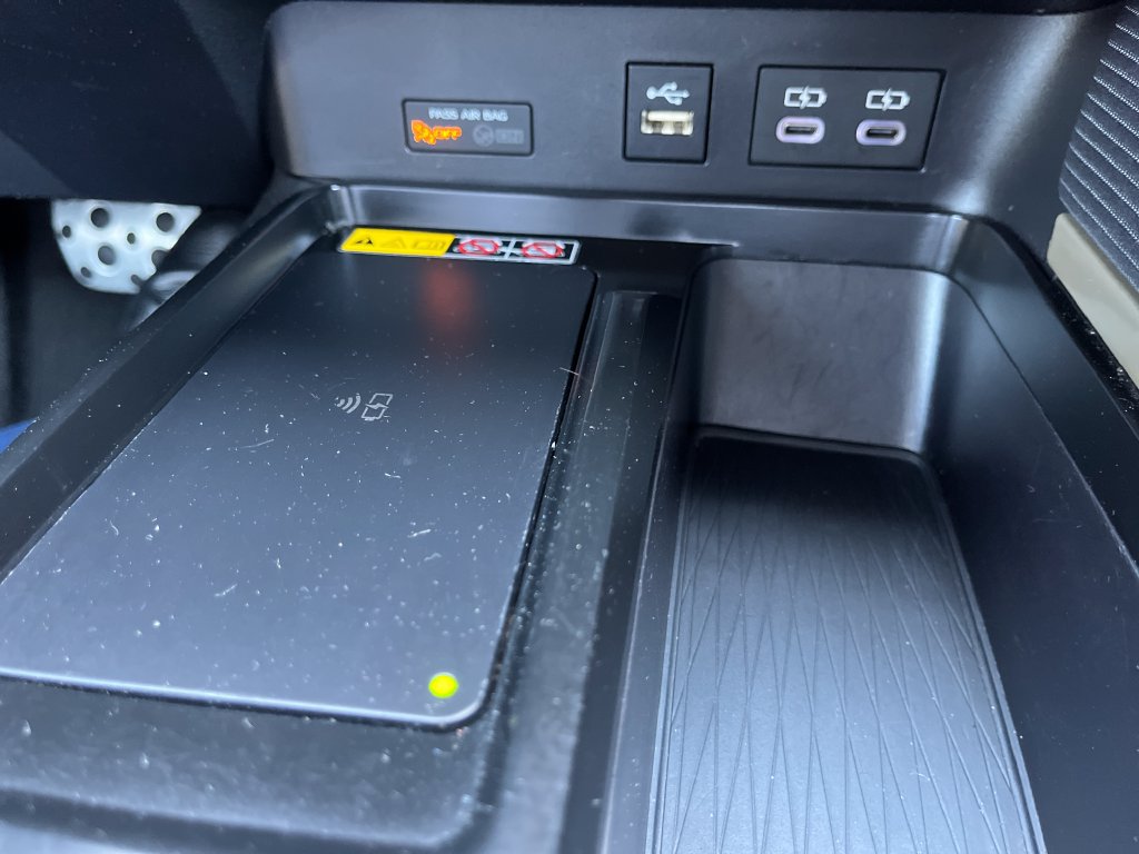 Used 2025 Toyota Camry SE FWD image 25