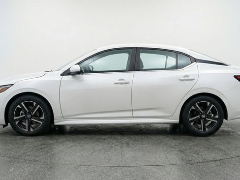 Used 2025 Nissan Sentra SV FWD image 5