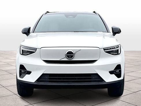 New 2026 Volvo EX40 Plus w/ Climate Package image 5