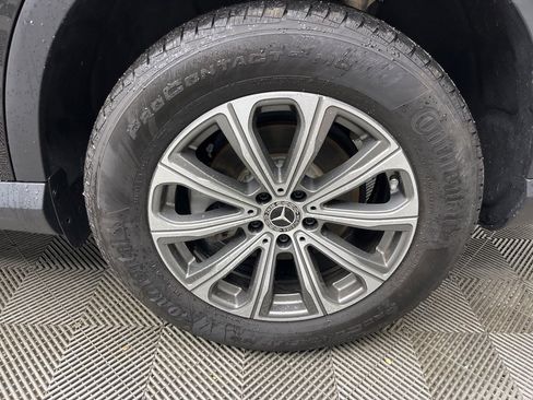 Used 2024 Mercedes-Benz GLC 300 image 6