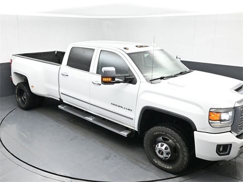 Used 2018 GMC Sierra 3500 Denali w/ Duramax Plus Package image 34