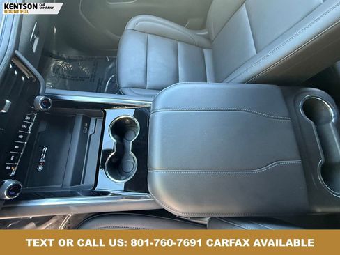 Used 2025 Chevrolet Suburban Z71 AWD/4WD image 23