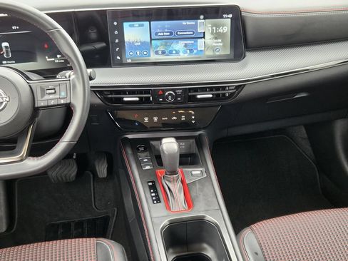 Used 2025 Nissan Kicks SR AWD/4WD image 16