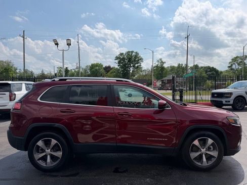 Used 2021 Jeep Cherokee Limited FWD image 4