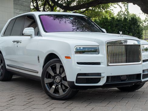Certified 2023 Rolls-Royce Cullinan image 40