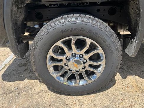 New 2026 Chevrolet Silverado 2500 LT w/ Z71 Chrome Sport Edition AWD/4WD image 9
