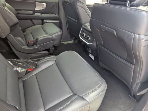 New 2026 Ford Expedition Platinum w/ Driver's Package AWD/4WD image 15