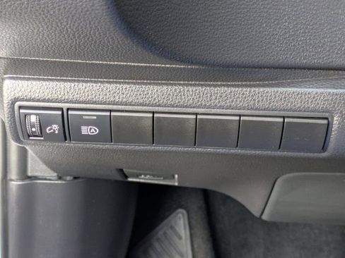 Used 2025 Toyota Corolla LE image 25