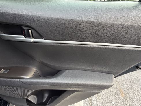 Used 2021 Toyota Camry SE FWD image 38