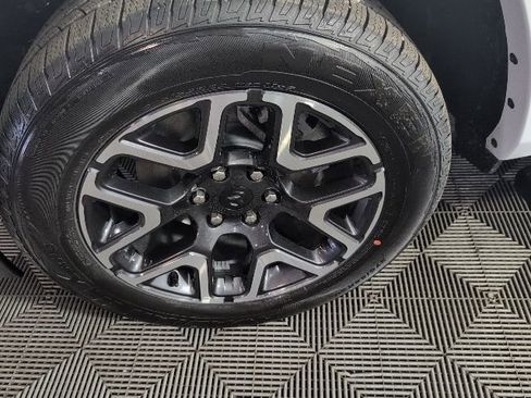 New 2026 RAM 1500 Laramie AWD/4WD image 7