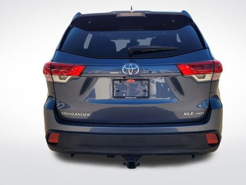 Used 2019 Toyota Highlander XLE image 7