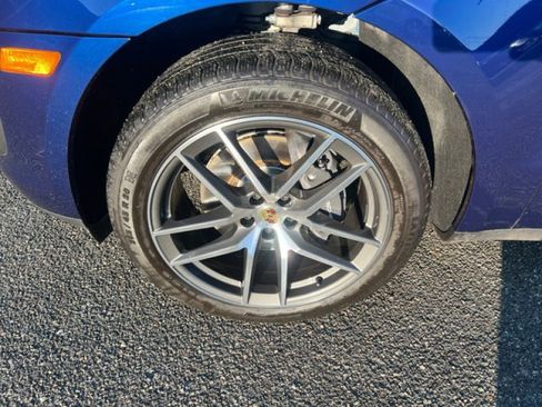 Used 2023 Porsche Macan image 9