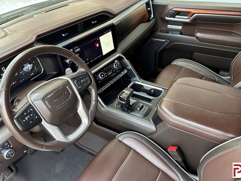 Used 2023 GMC Sierra 1500 Denali w/ Technology Package AWD/4WD image 10