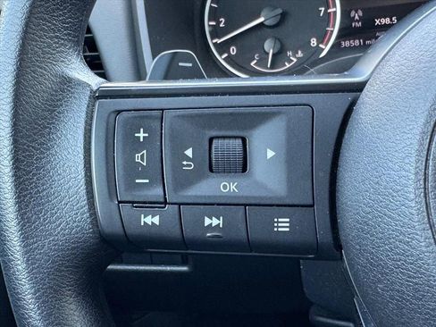 Used 2024 Nissan Rogue S AWD/4WD image 16