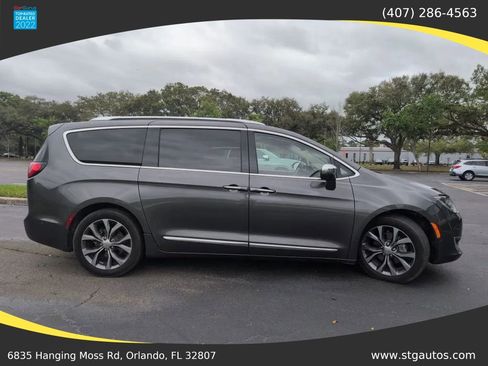 Used 2018 Chrysler Pacifica Limited w/ Tire & Wheel Group image 6