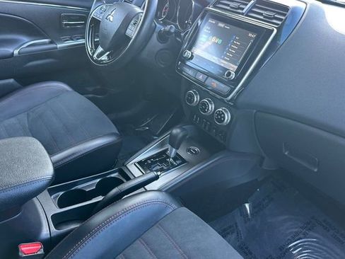 Used 2024 Mitsubishi Outlander Sport SE image 18