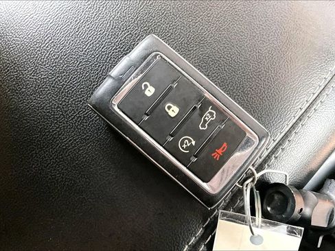 Used 2022 Jeep Grand Cherokee Altitude AWD/4WD image 12