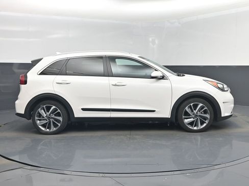Used 2017 Kia Niro Touring image 37