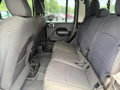 Used 2023 Jeep Gladiator Sport AWD/4WD image 25