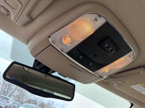 Used 2011 Chrysler 300 Limited w/ Luxury Group image 27